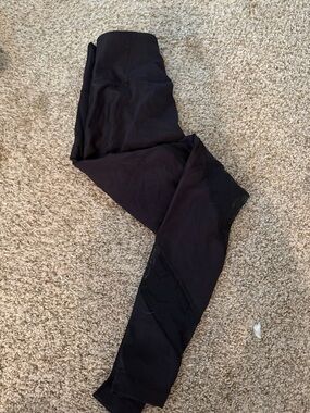 Lulu Lemon Black mesh leg leggings
